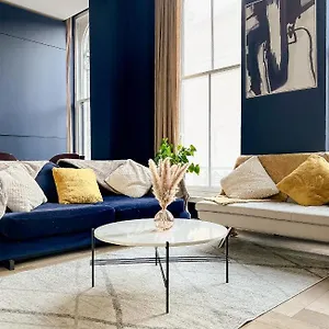Modern Chic Flat In Shoreditch Apartment